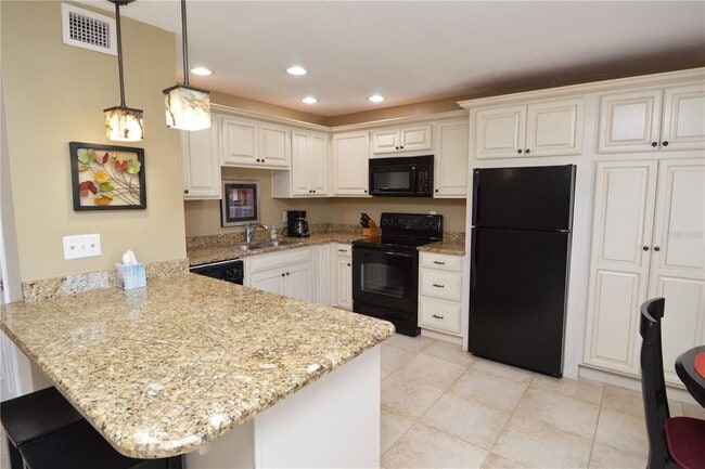 Building Photo - 5245 Coquina Key Dr SE