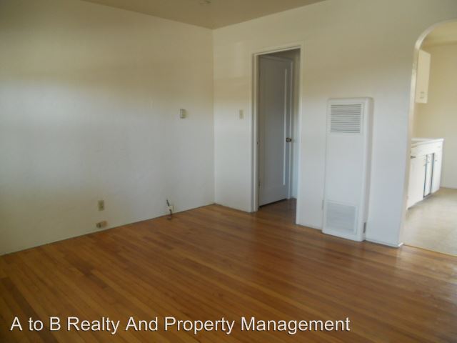 Building Photo - 92 S 28th St