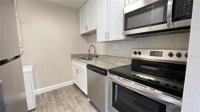 Building Photo - 3060 George Mason Ave