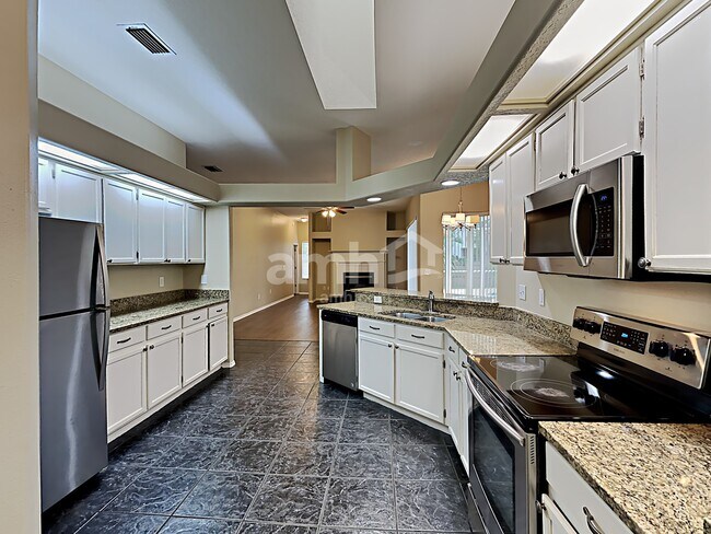 Foto del edificio - 10042 Cypress Shadow Ave