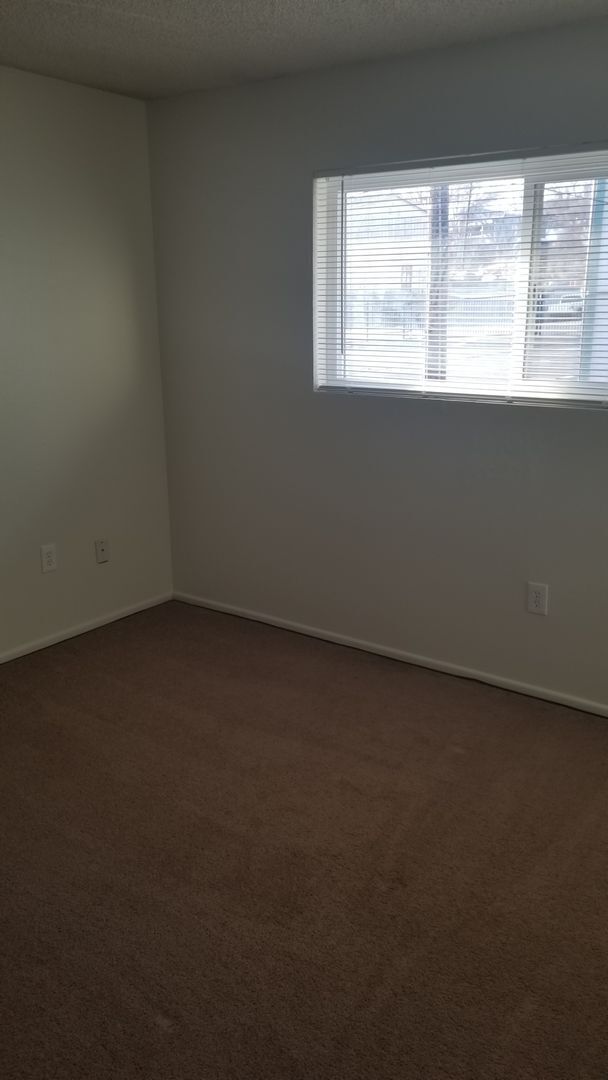 Building Photo - Washer and Dryer in unit!