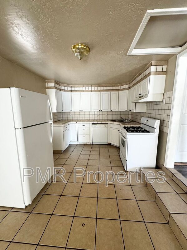 Building Photo - 1411 NW Logan Ave