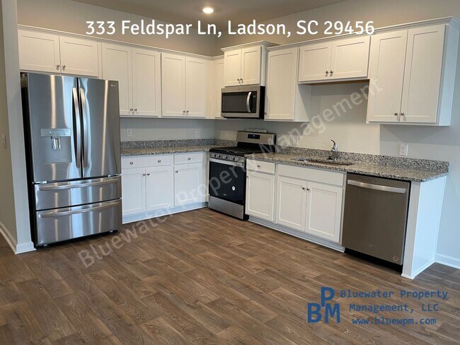 Foto del edificio - 333 Feldspar Ln