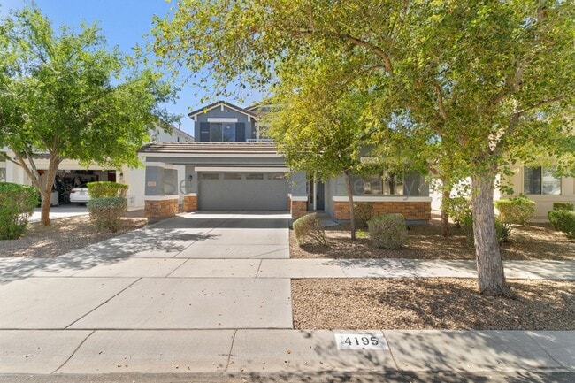 Building Photo - 4195 E Bonanza Rd