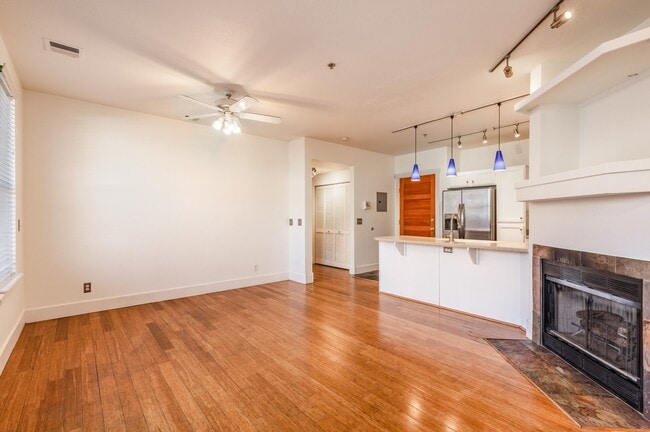 Foto del edificio - 8430 Pointe Rd