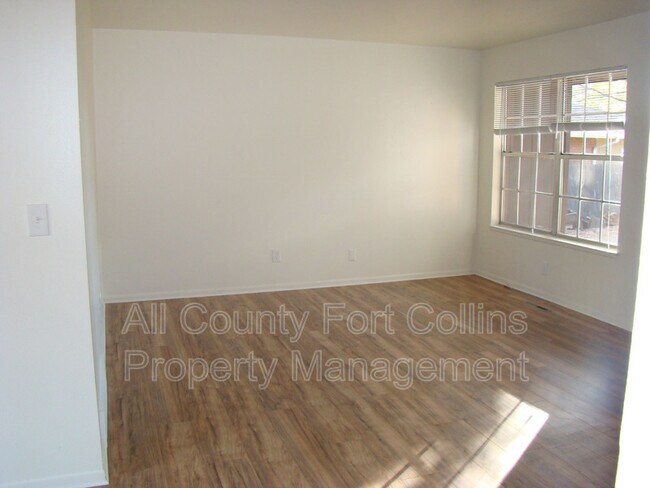 Building Photo - 1108 Baker St