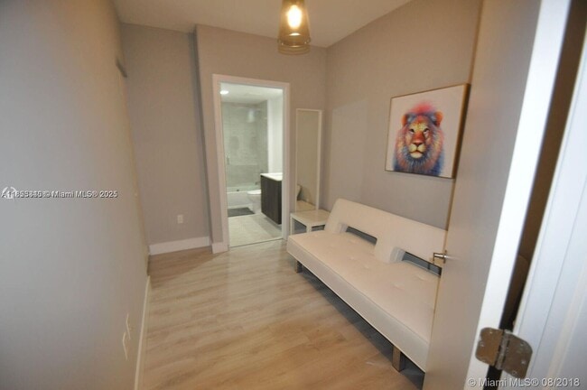Foto del edificio - 488 NE 18th St