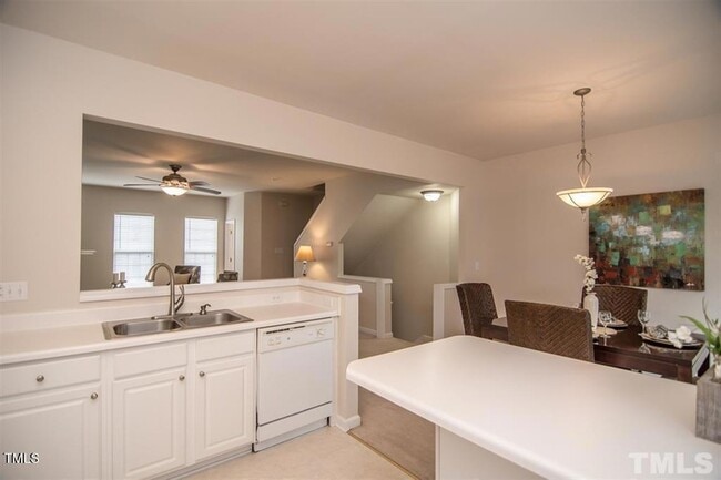 Building Photo - 409 Coral Creek Ln