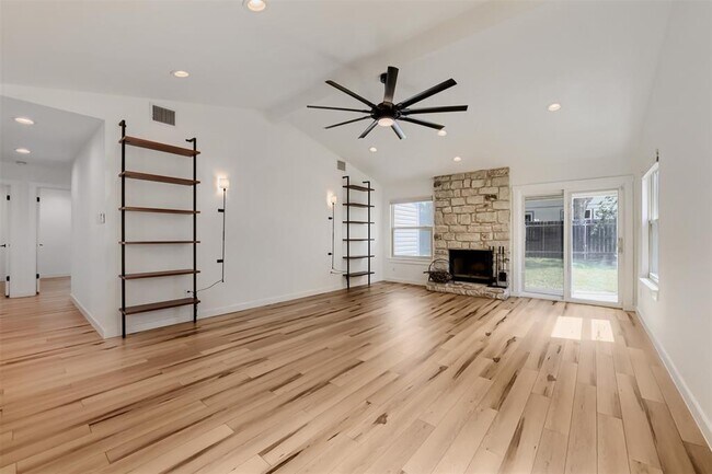 Building Photo - 2608 Piping Rock Trail