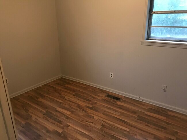 Building Photo - 804 Spring St