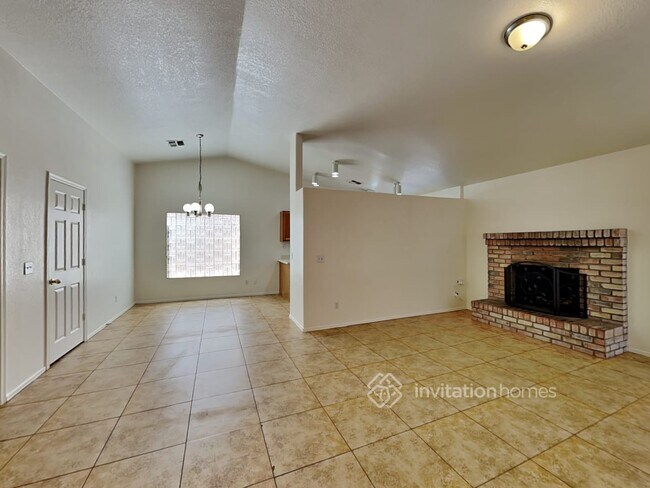 Building Photo - 8408 N 107th Ln