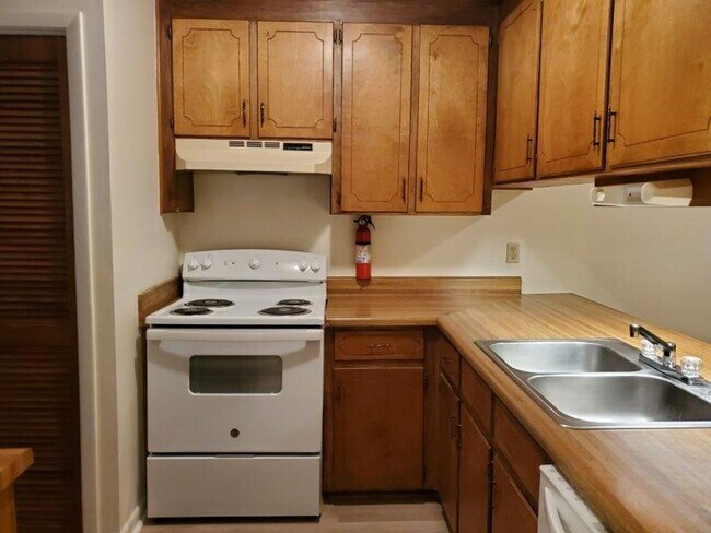 Building Photo - Daleville!!!  Minutes from the Ft Rucker Gate!!!