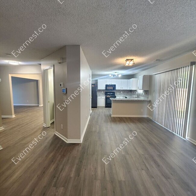 Foto del edificio - 3507 Devon Chase Rd
