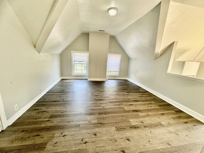 Foto del edificio - 839 Hutchins Ave
