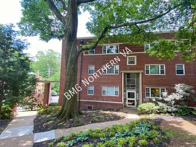 Building Photo - 1307 N Ode St