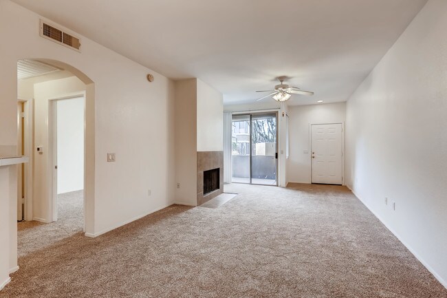 Foto del edificio - 1411 E Orangewood Ave