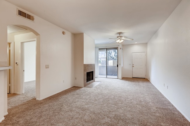 Building Photo - 1411 E Orangewood Ave