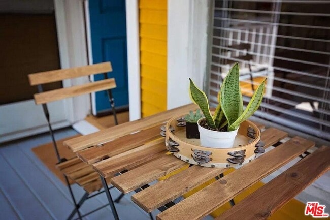 Foto del edificio - 2232 Allesandro St