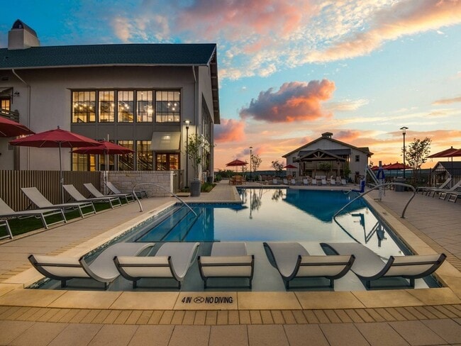 Designed for Relaxation & Fun - Vecina Apartment Villas