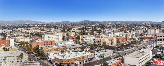 Building Photo - 3785 Wilshire Blvd