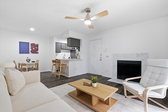 1BR, 1BA - 671SF Upgraded - Eagle Creek Apartments