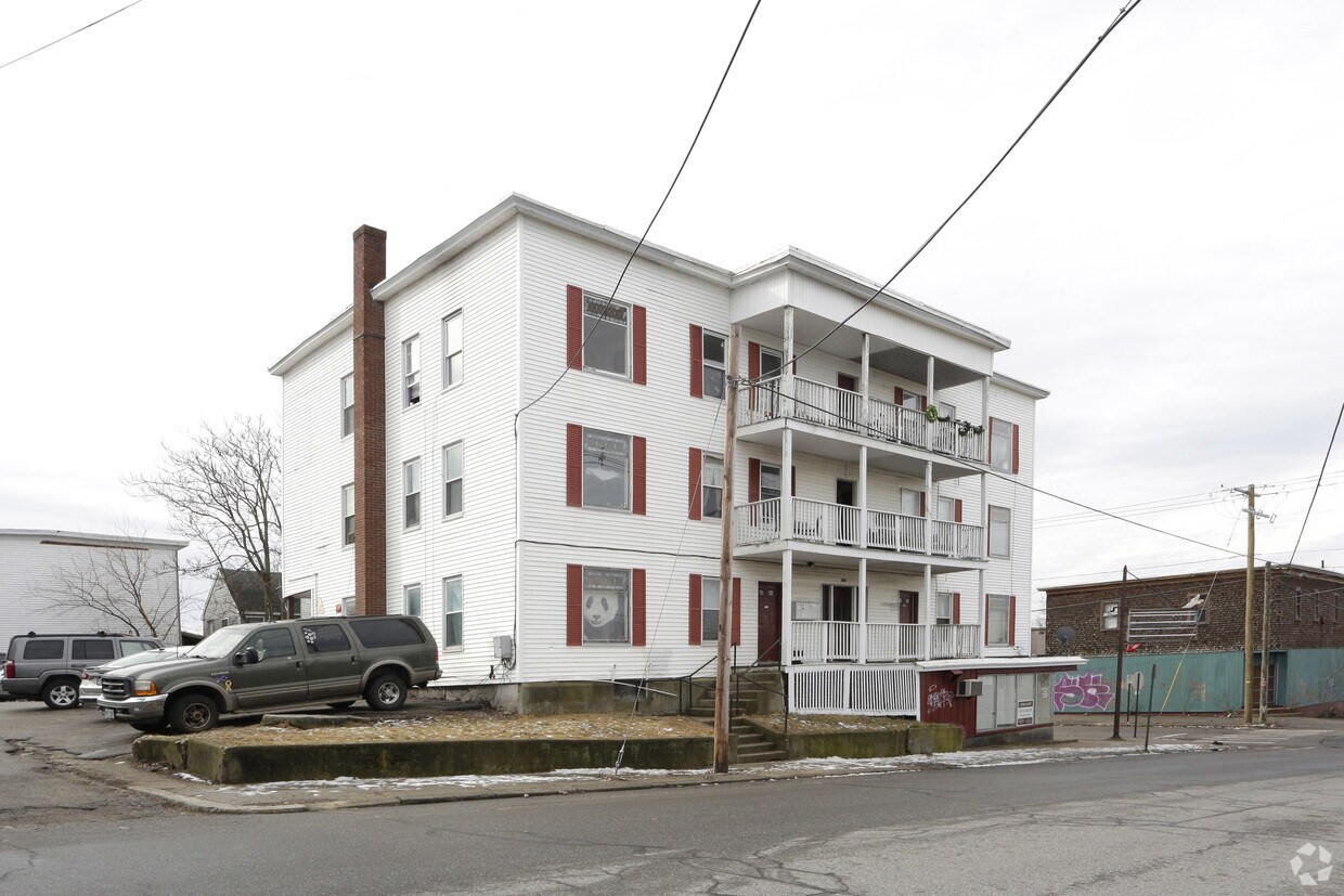 Primary Photo - 585-591 Somerville St