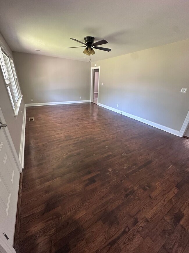 Foto del edificio - 313 Ginnie Ln