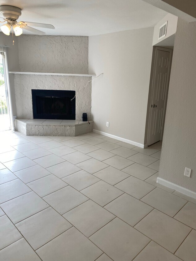 Primary Photo - 1130 E Butler Dr