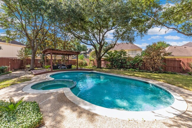 Building Photo - 15826 Jamie Lee Dr