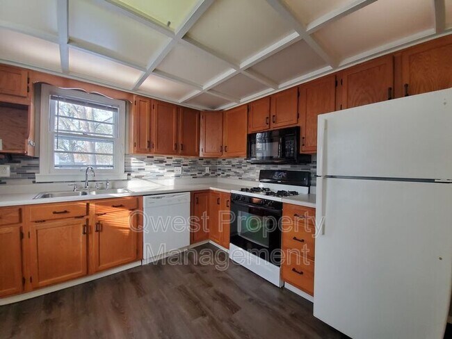 Foto del edificio - 2913 Highgate Ave SW