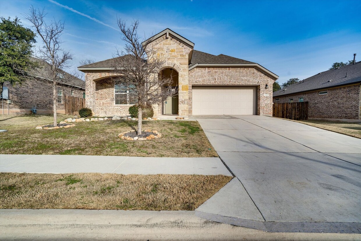 Foto principal - 2328 Starhill Ranch Street, Georgetown, TX...