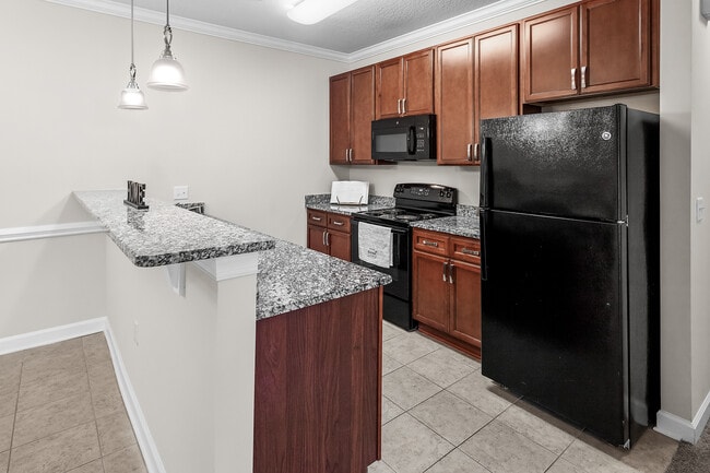 Building Photo - Brittany Place Hendersonville