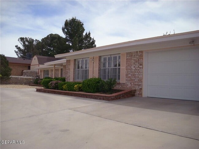 Foto del edificio - 3610 Buxton Dr