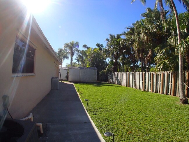 Building Photo - 15130 SW 164th Ave