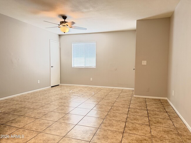 Building Photo - 492 W 18th Ave