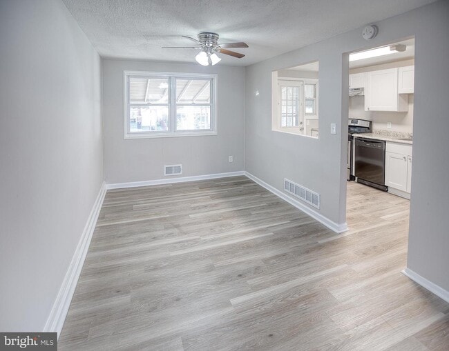Building Photo - 916 Foxcroft Ln