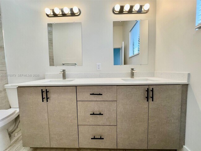 Foto del edificio - 2375 NW 105th St