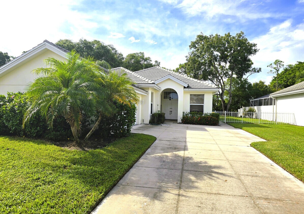 Primary Photo - 5131 SE Sweetbrier Terrace
