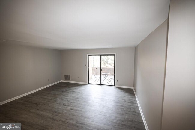 Foto del edificio - 3877 Steppes Ct