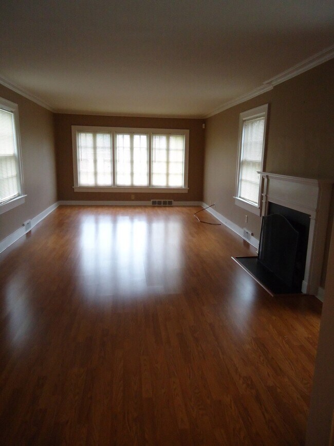 Foto del edificio - Coming Soon!  Historic and Gorgeous in Middletown - Spacious and Convenient!