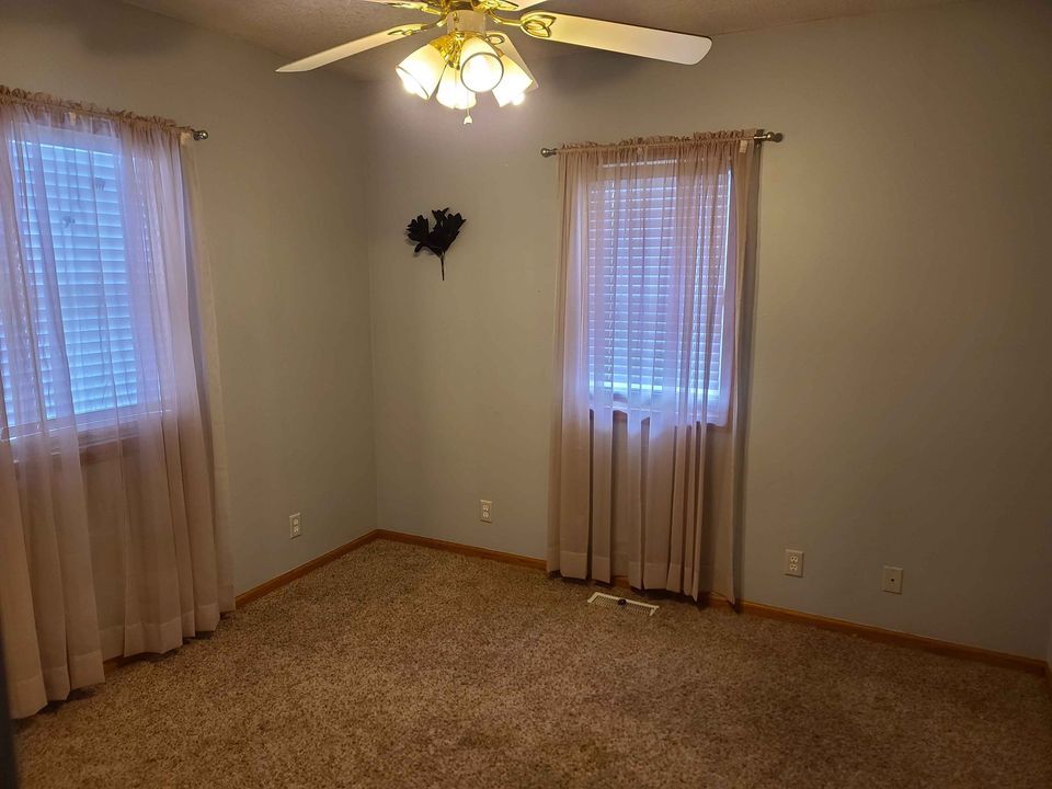 110 Sheridan St, Muscatine, IA 52761 House Rental in Muscatine, IA