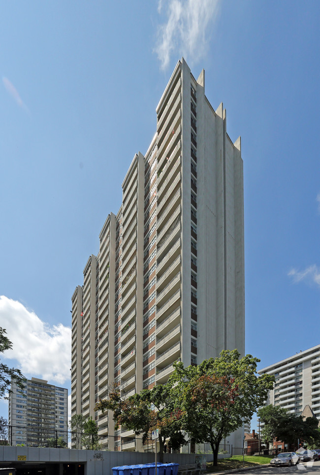 Building Photo - The Martinque