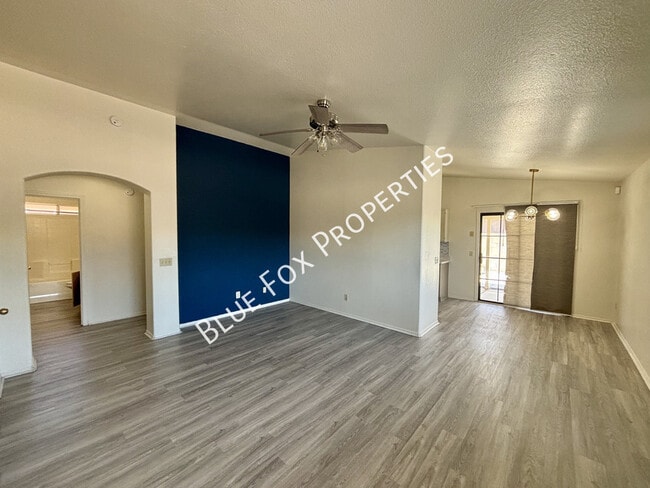 Building Photo - 9055 E Alderpoint Way