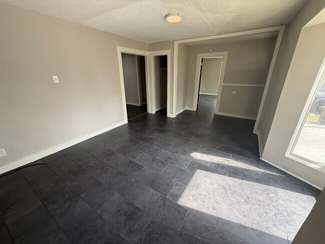 Building Photo - 2626 Whitman Ave