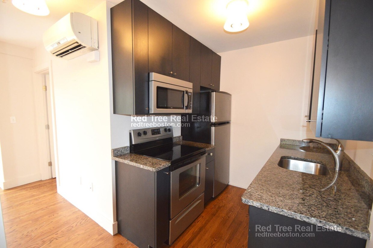 Primary Photo - South End 1 Bed 1 Bath with Laundry in Unit
