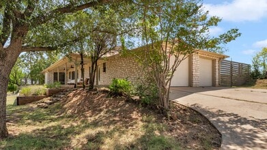 Building Photo - 113 W Bluebonnet Rd