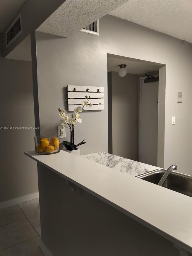 Foto del edificio - 16465 NE 22nd Ave