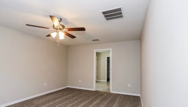 Building Photo - 228 Cascade Bend Dr