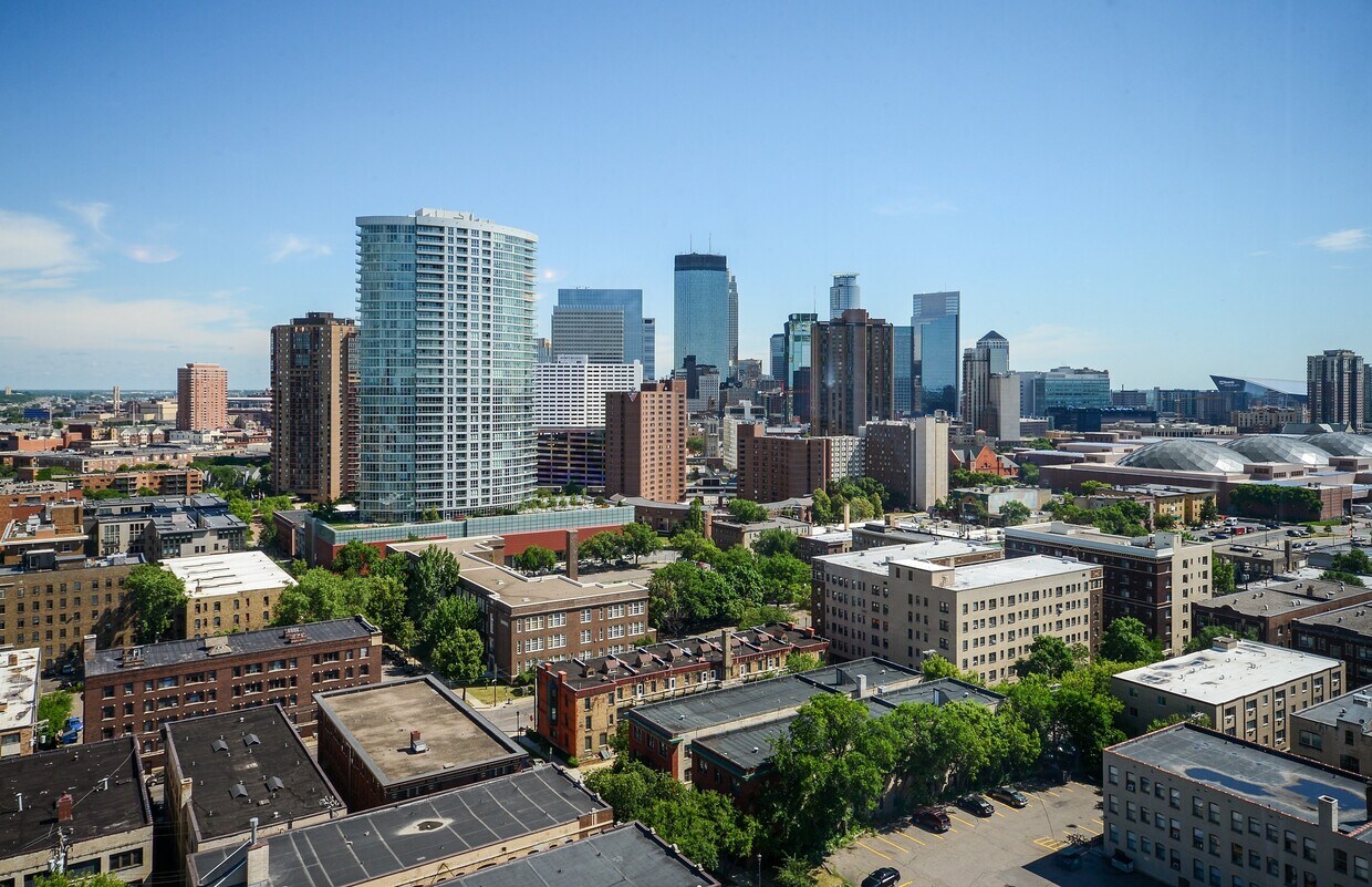 215 Oak Grove Apartments at 215 Oak Grove St Minneapolis, MN