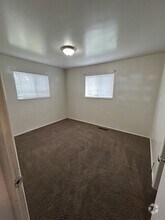 Building Photo - 440 E 850 S